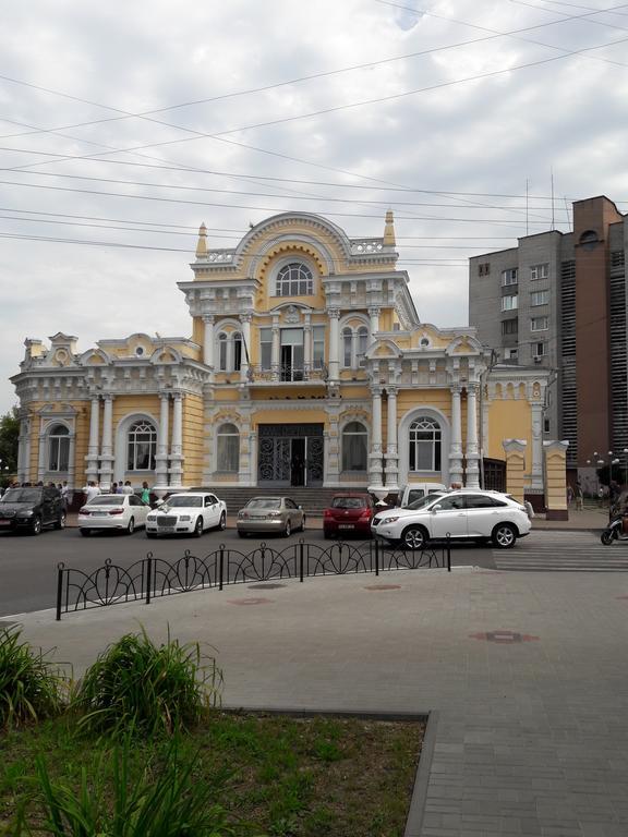 Апартаменты в центре Черкассы Экстерьер фото